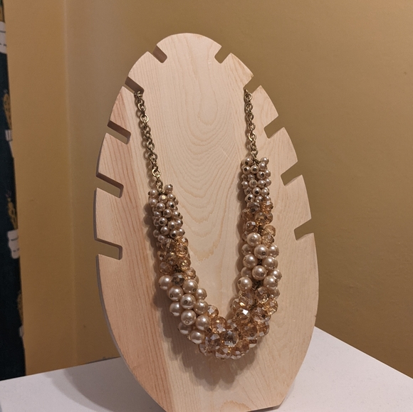 Beaded pearl and crystal cluster statement necklace - Picture 2 of 16